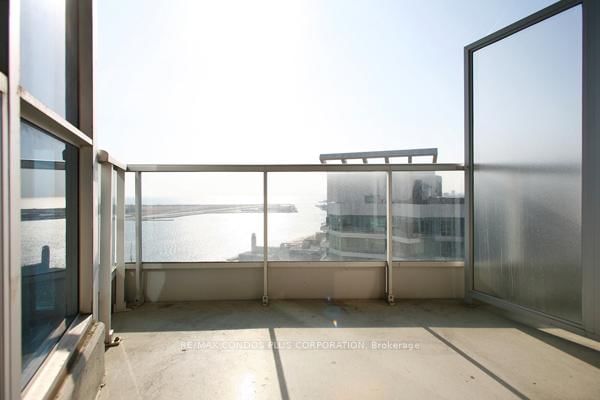 218 Queens Quay W, Unit 2611 - Photo 33