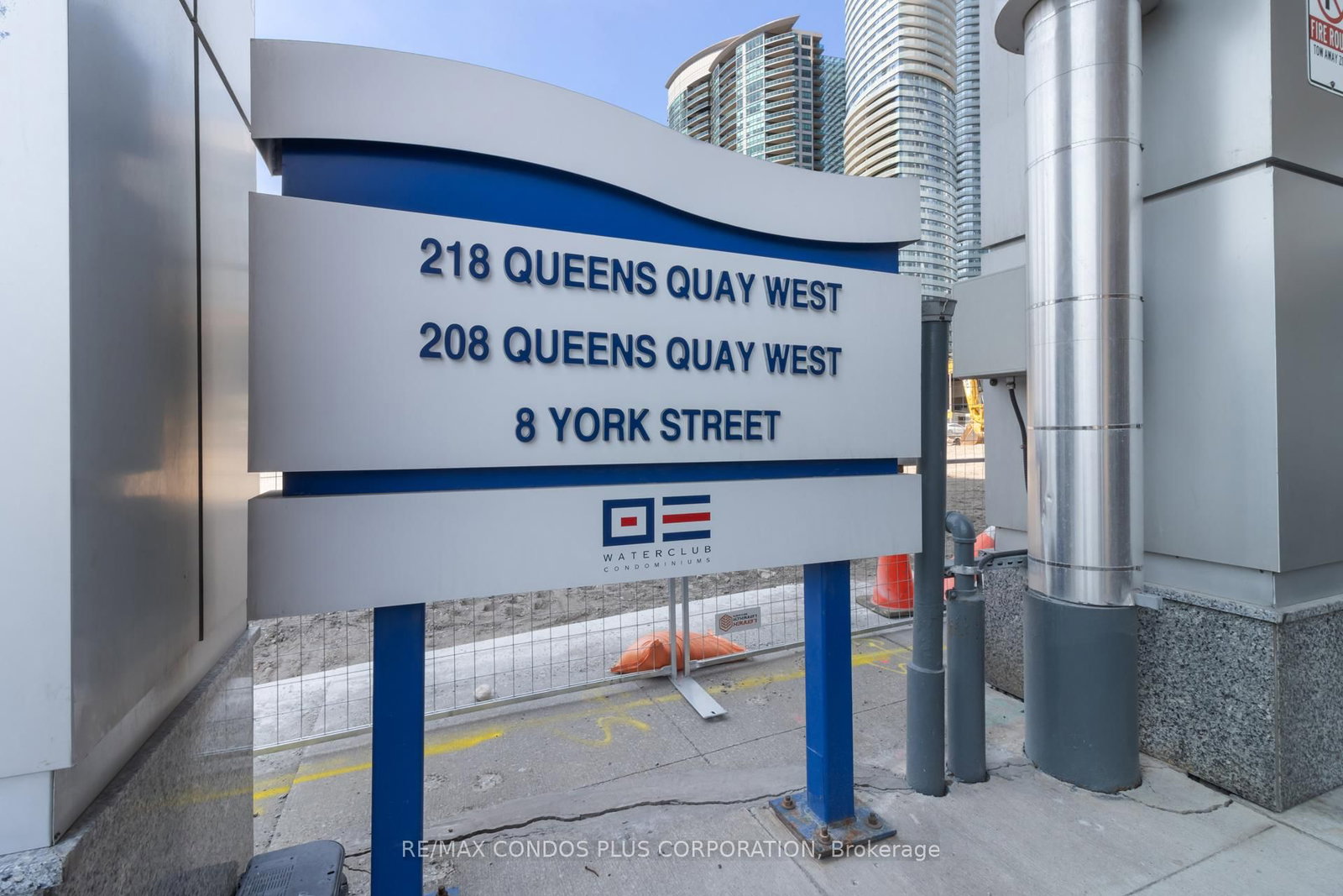 218 Queens Quay W, Unit 2611 - Photo 4
