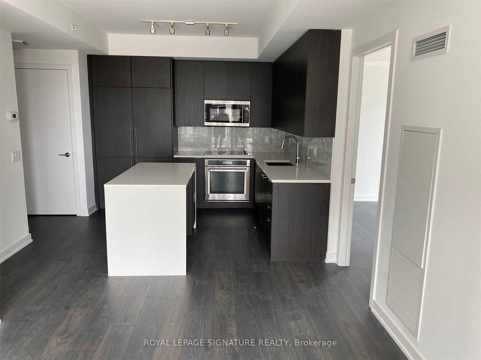 38 Iannuzzi Street, Unit 810 - Photo 4