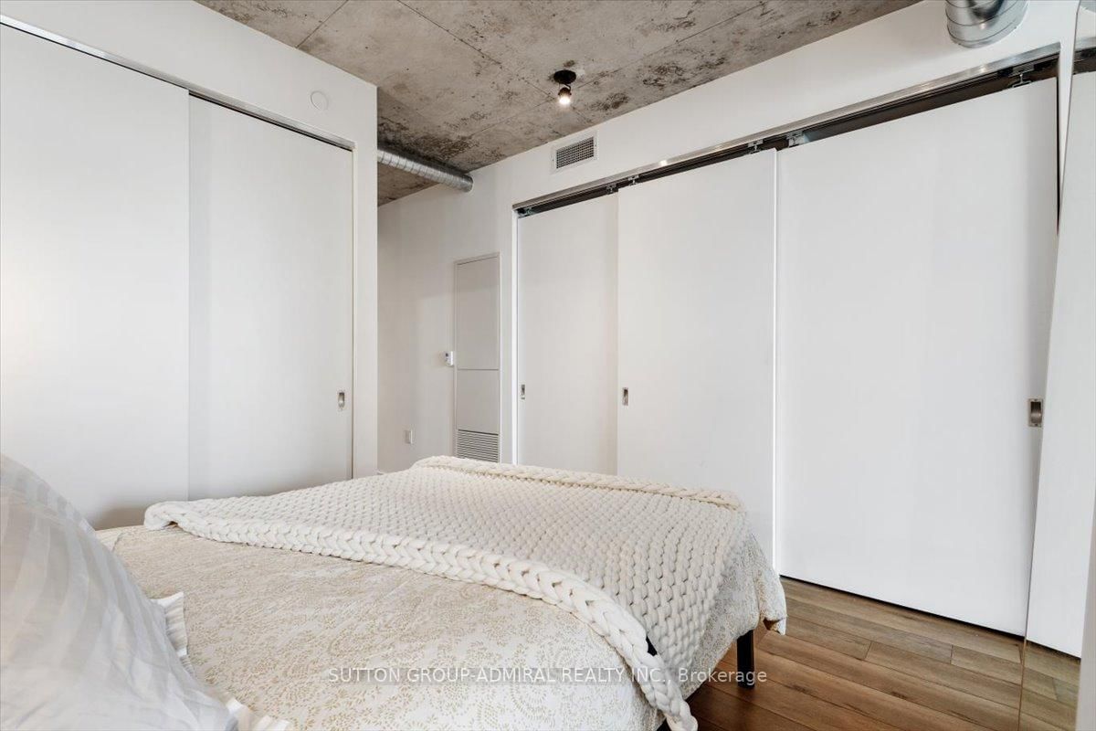 21 Lawren Harris Square, Unit 805 - Photo 10