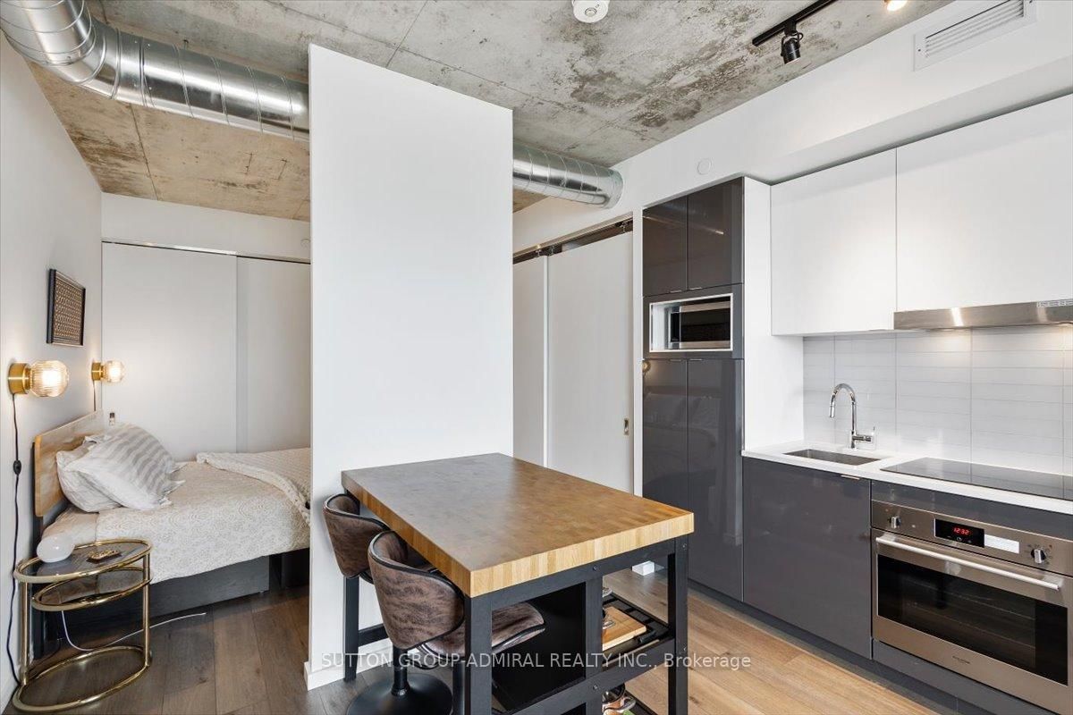 21 Lawren Harris Square, Unit 805 - Photo 13