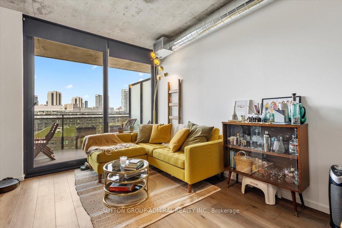 21 Lawren Harris Square, Unit 805 - Photo 16