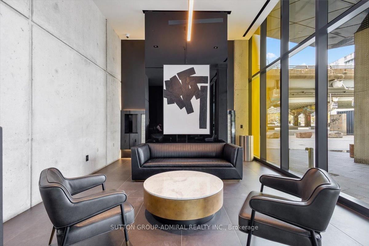 21 Lawren Harris Square, Unit 805 - Photo 28