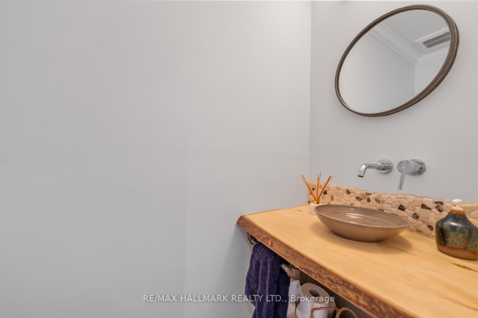 146 Roslin Avenue - Photo 4