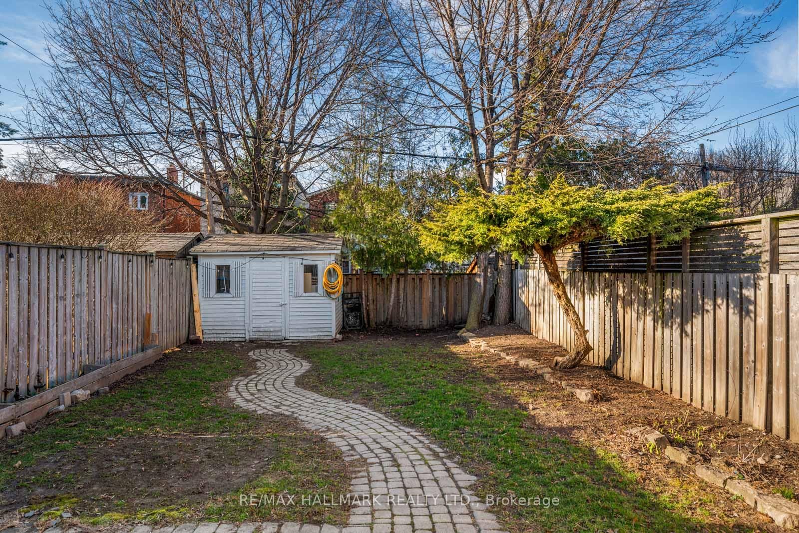 146 Roslin Avenue - Photo 42