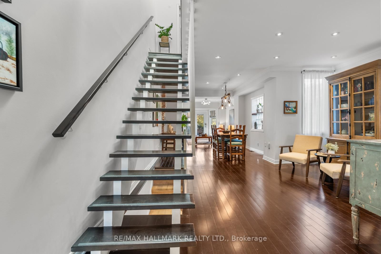 146 Roslin Avenue - Photo 5