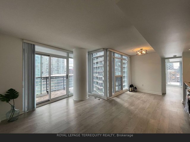 1009 - 8 Telegram Mews Drive