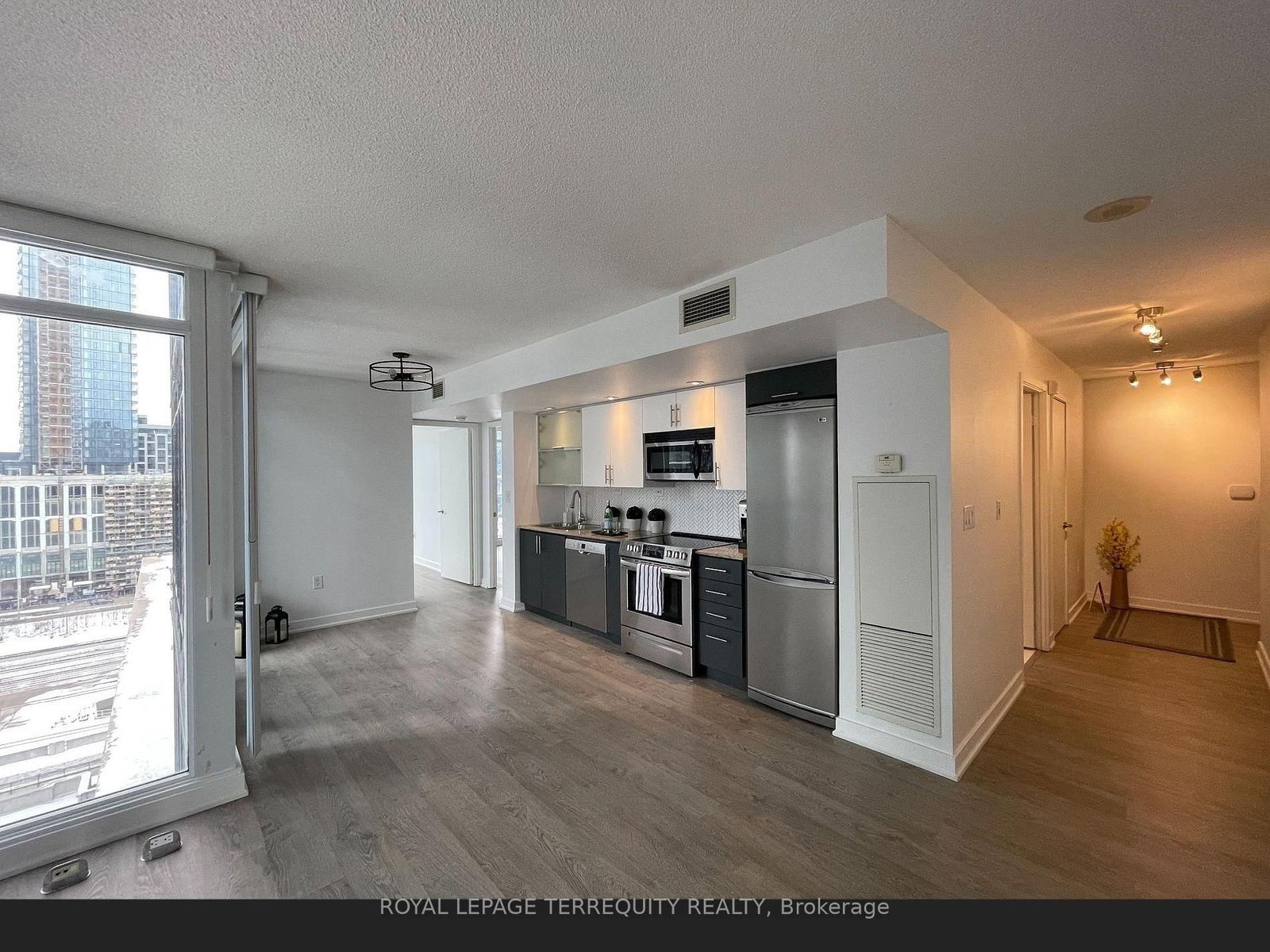 8 Telegram Mews Drive, Unit 1009 - Photo 4