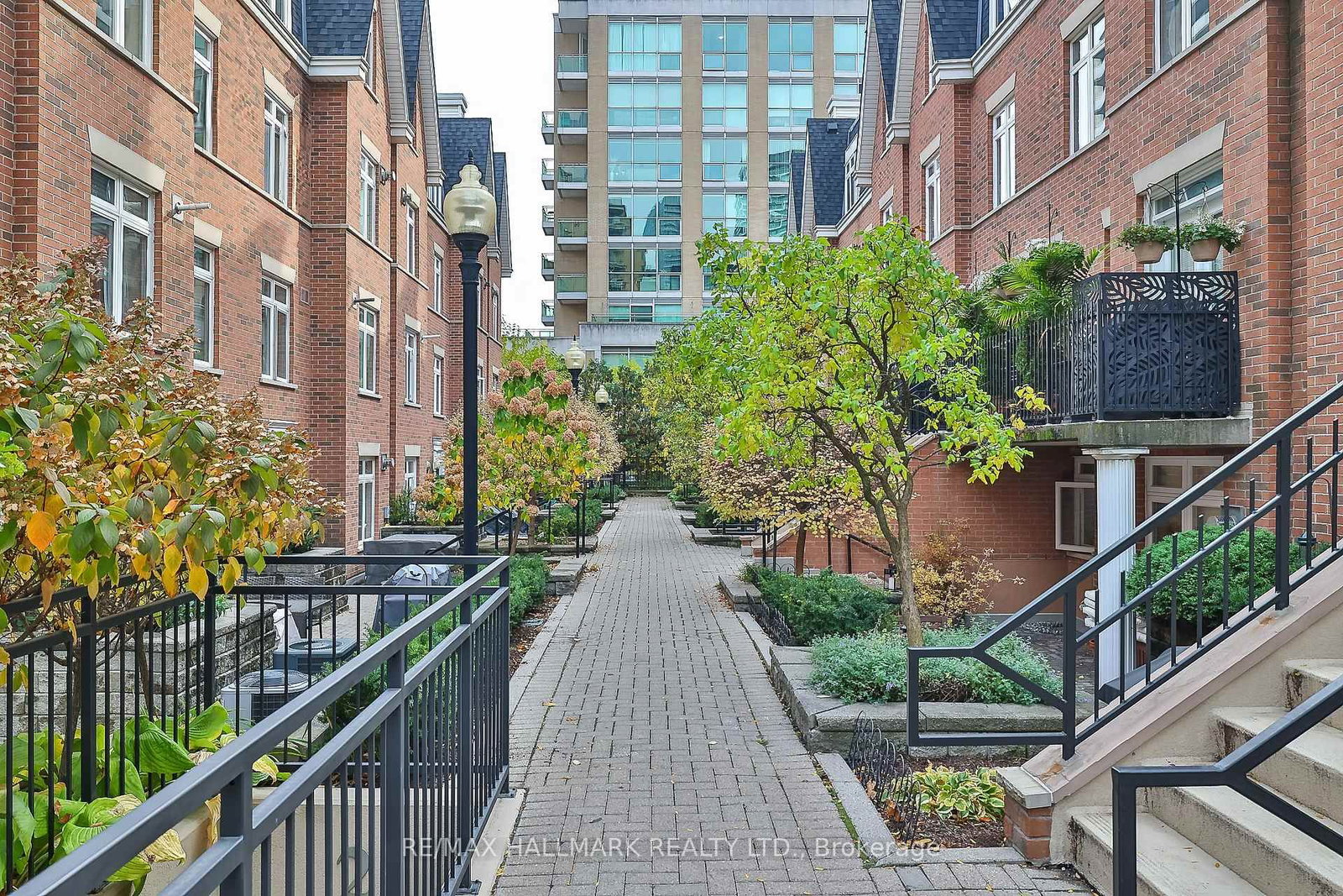 83 Lillian Street, Unit 15 - Photo 19