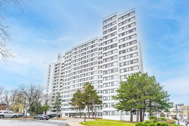 706 - 3000 Bathurst Street