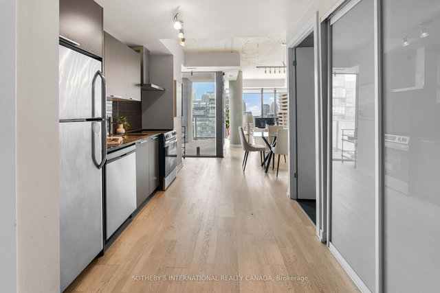1204 - 95 Bathurst Street