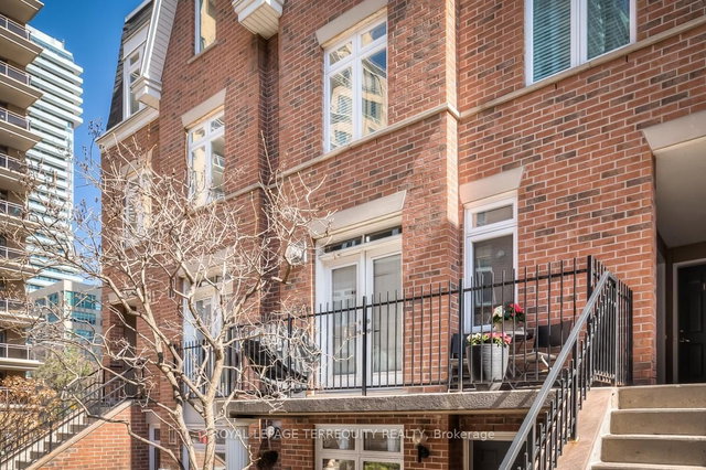 18 - 106 Redpath Avenue
