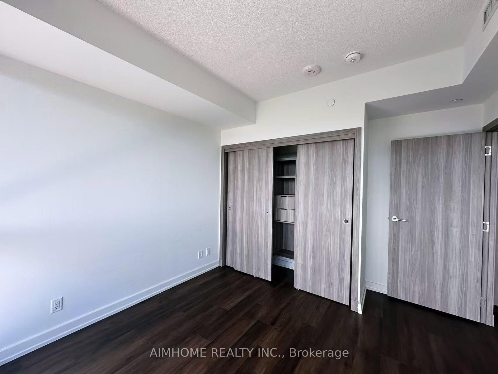 27 McMahon Drive, Unit 1705 - Photo 14