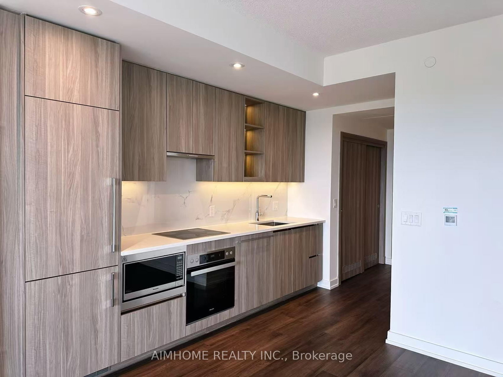 27 McMahon Drive, Unit 1705 - Photo 6