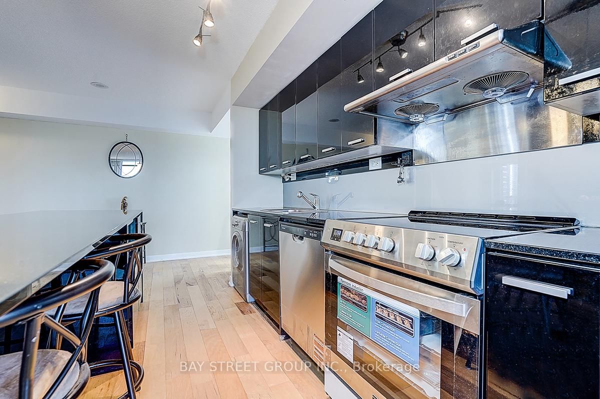 29 Singer Court, Unit 1705 - Photo 9