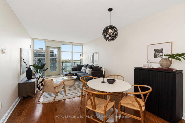 #1510 - 35 Mariner Terrace