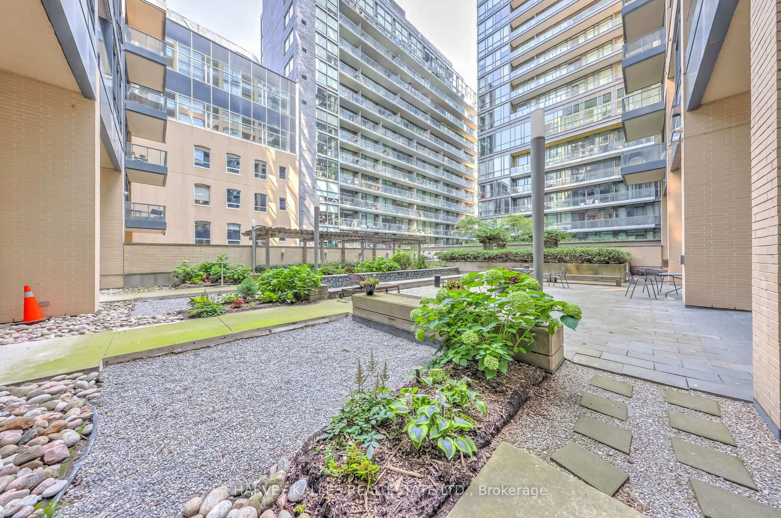 438 King Street W, Unit 914 - Photo 26