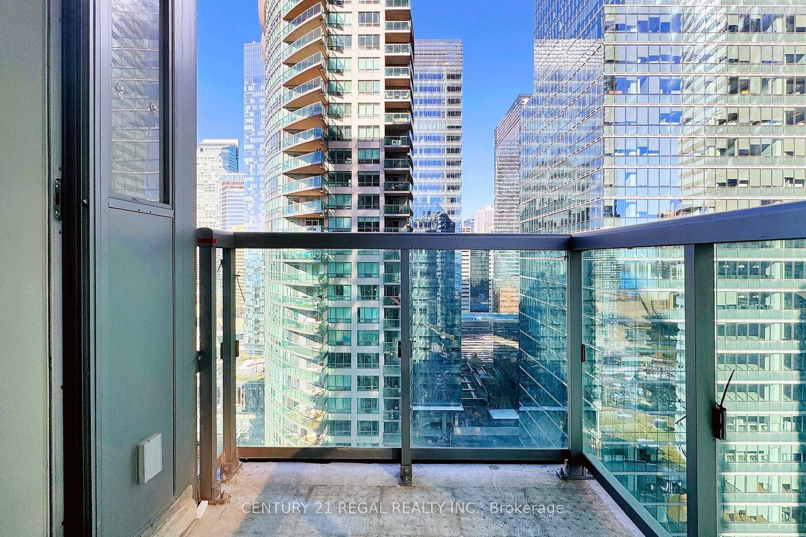 19 Grand Trunk Crescent, Unit 2706 - Photo 6