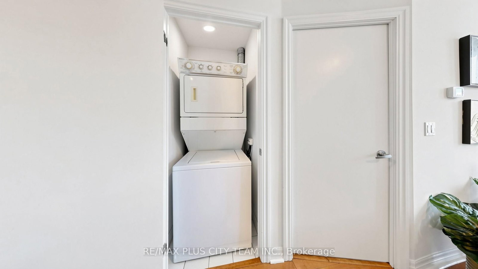 16 Yonge Street, Unit 2604 - Photo 13