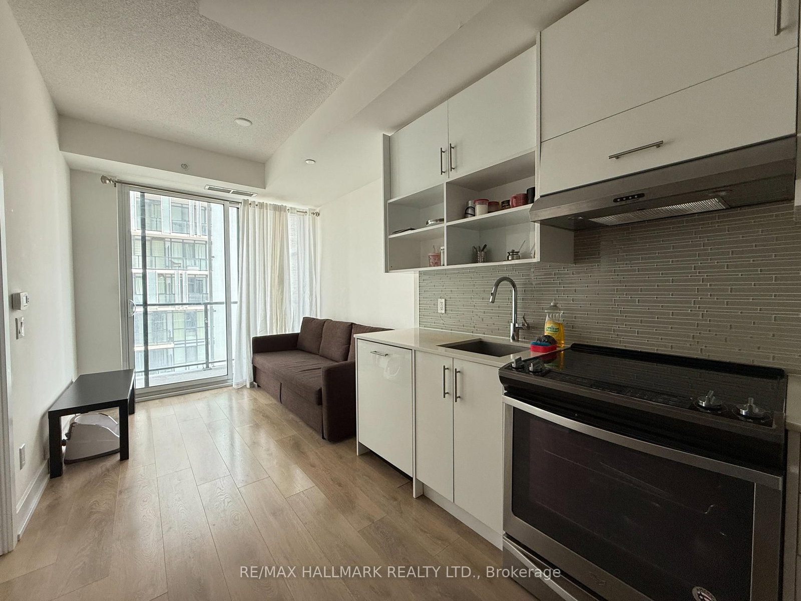 128 Fairview Mall Drive, Unit 910 - Photo 9