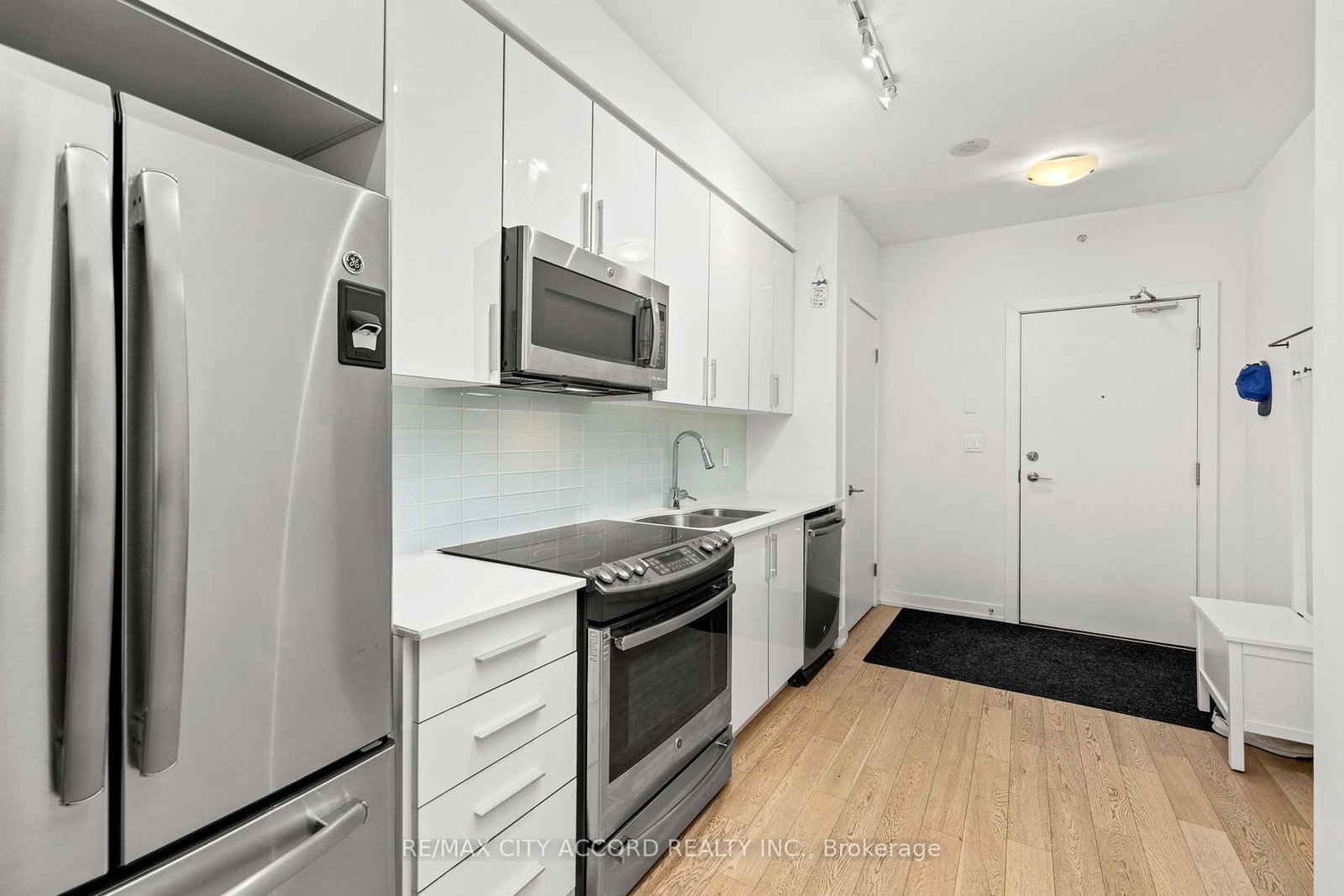 20 Bruyeres Mews, Unit 311 - Photo 9