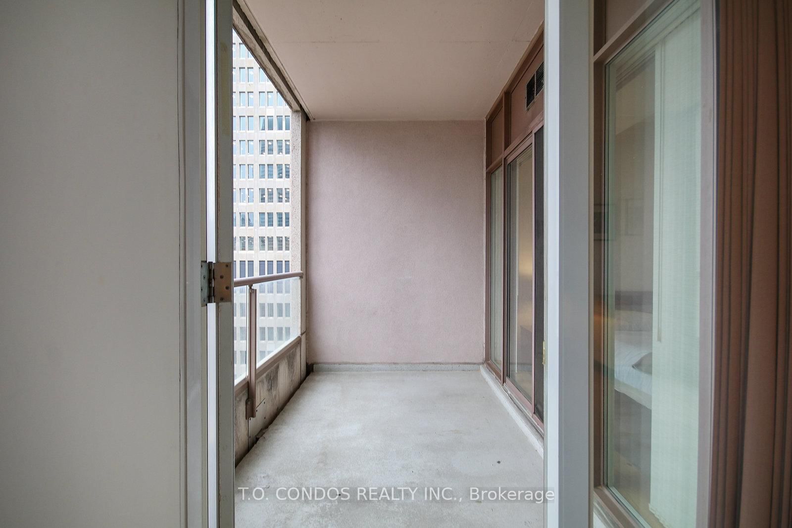 909 Bay Street, Unit 1806 - Photo 30
