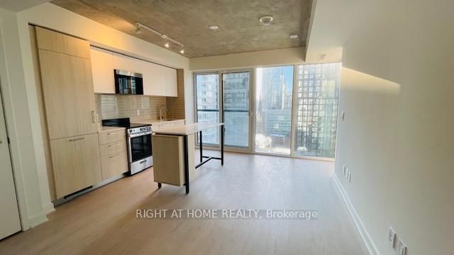 65 Mutual Street, Unit 1905 - Photo 2