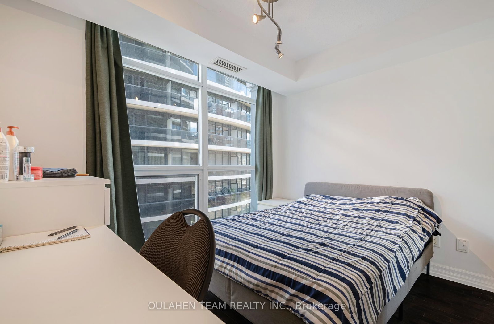 21 Carlton Street, Unit 1105 - Photo 13