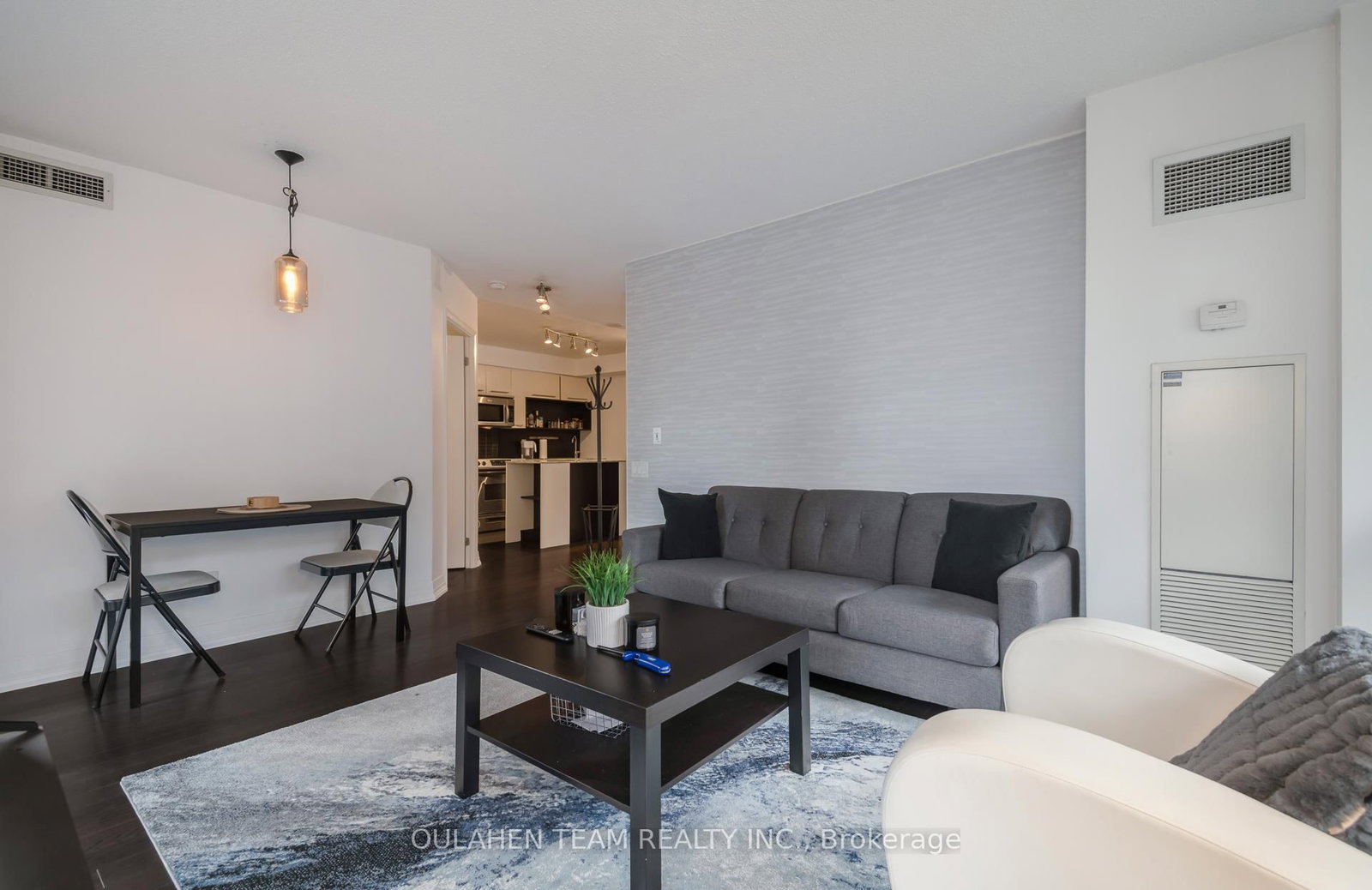 21 Carlton Street, Unit 1105 - Photo 8