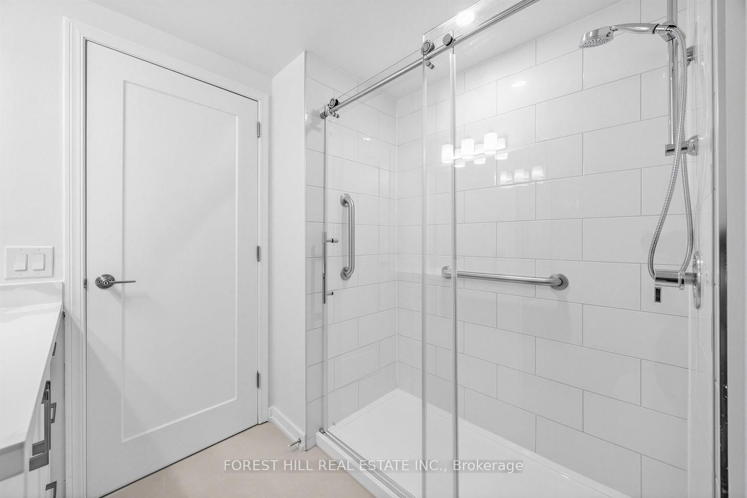 561 Avenue Road, Unit 803-4 - Photo 13