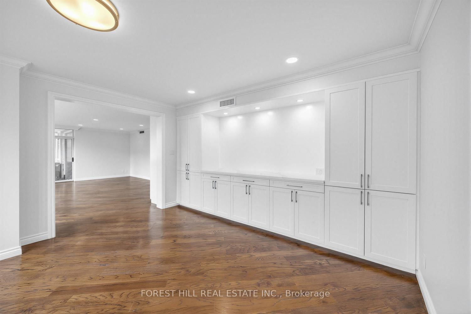 561 Avenue Road, Unit 803-4 - Photo 6