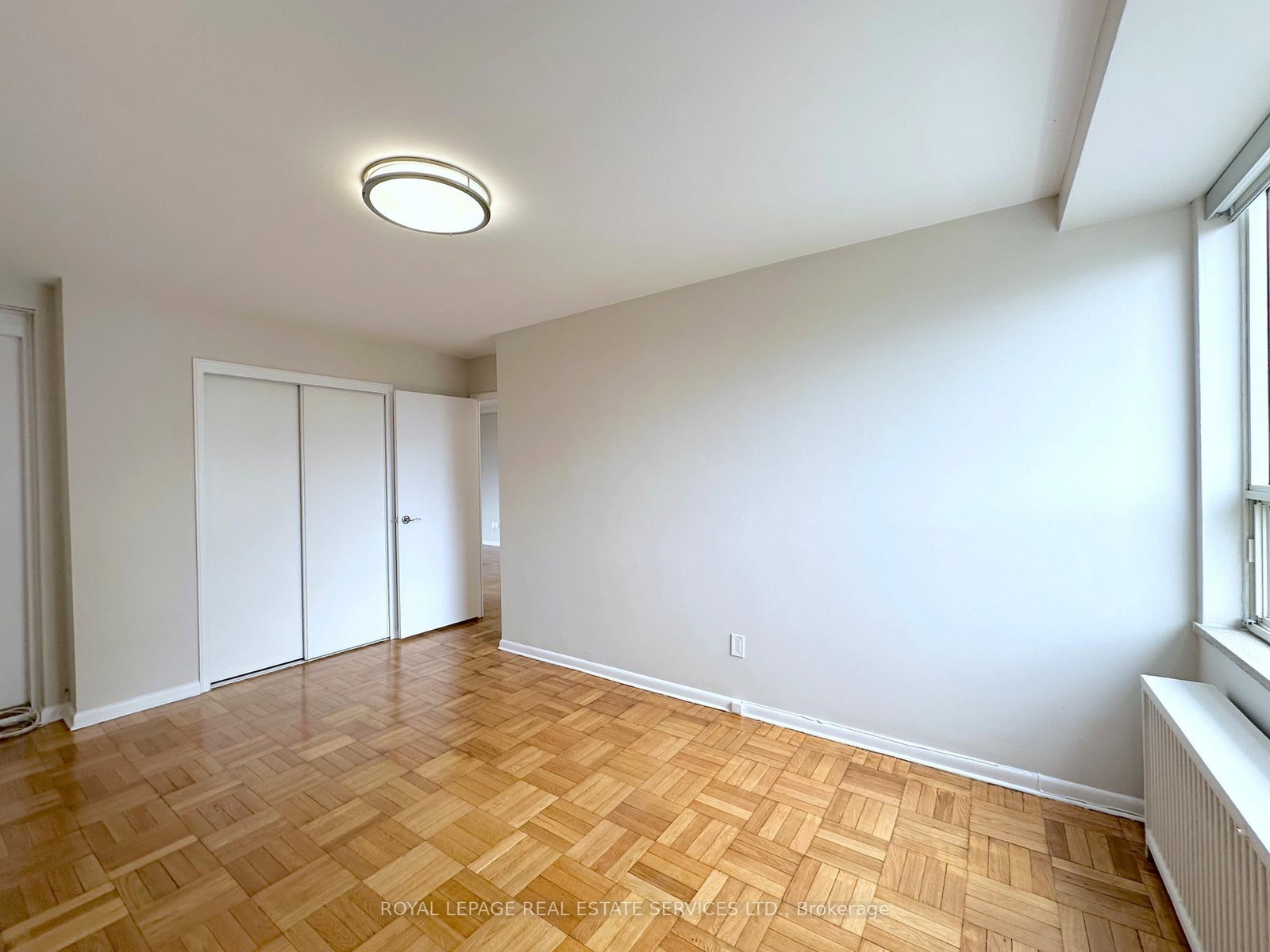 565 Avenue Road, Unit 902 - Photo 6