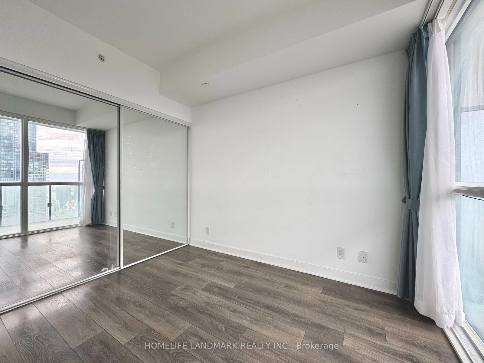 15 Grenville Street, Unit 5002 - Photo 11