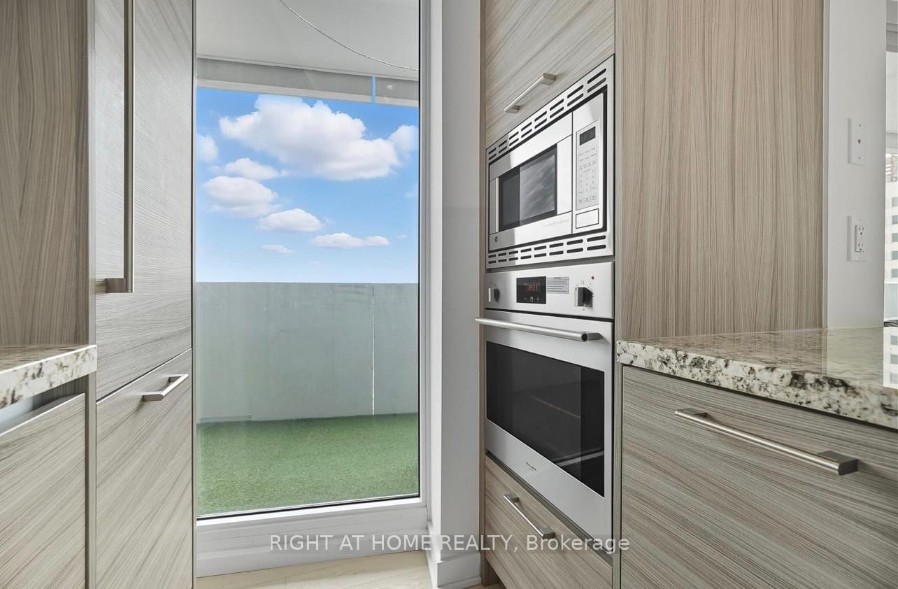 2221 Yonge Street, Unit 3109 - Photo 11