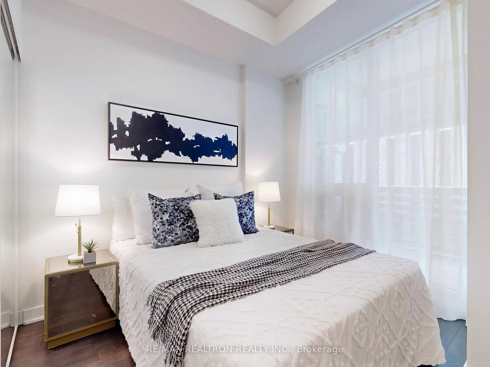 2221 Yonge Street, Unit 213 - Photo 9