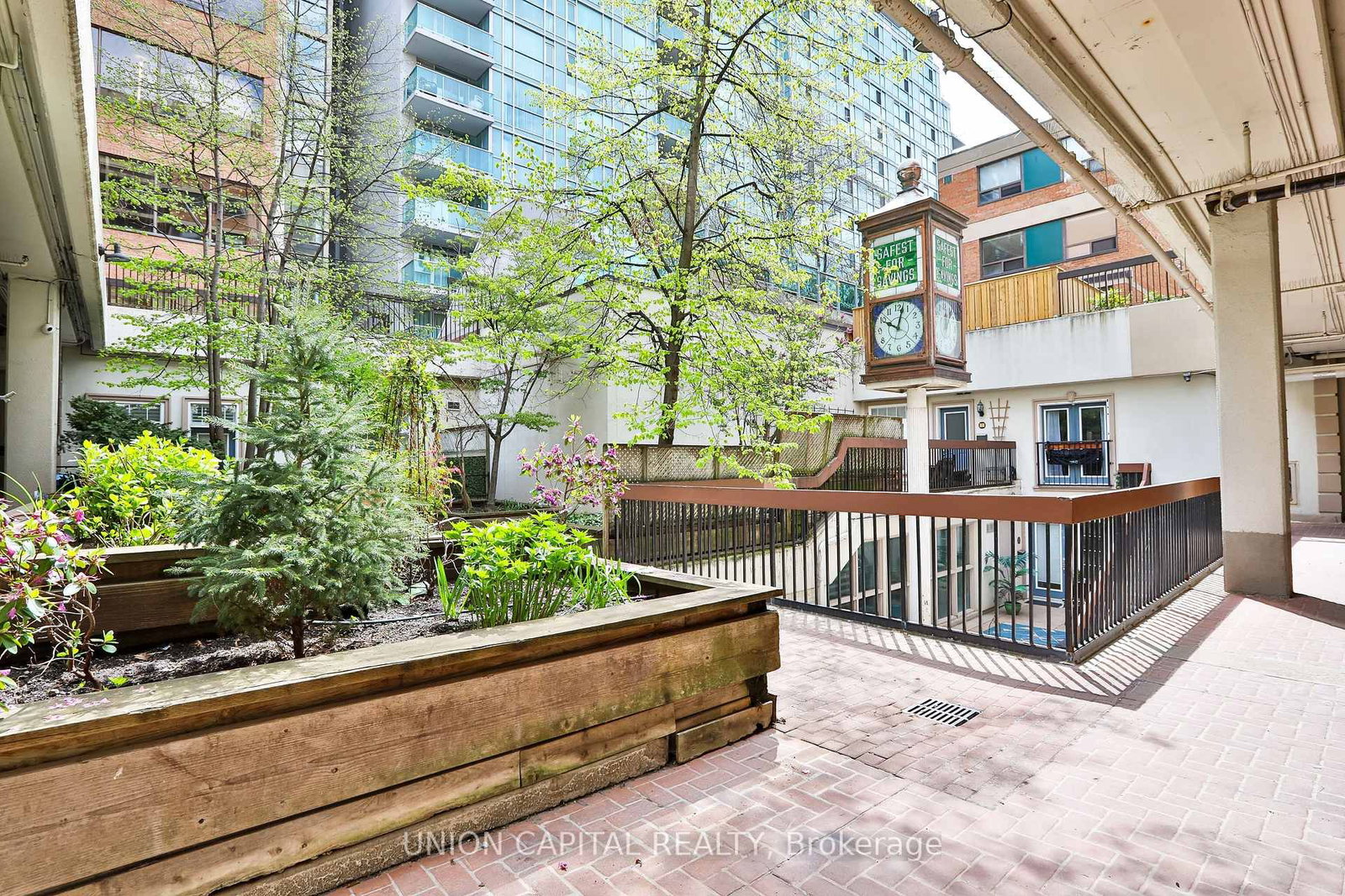 71 Mccaul Street, Unit 143 - Photo 11