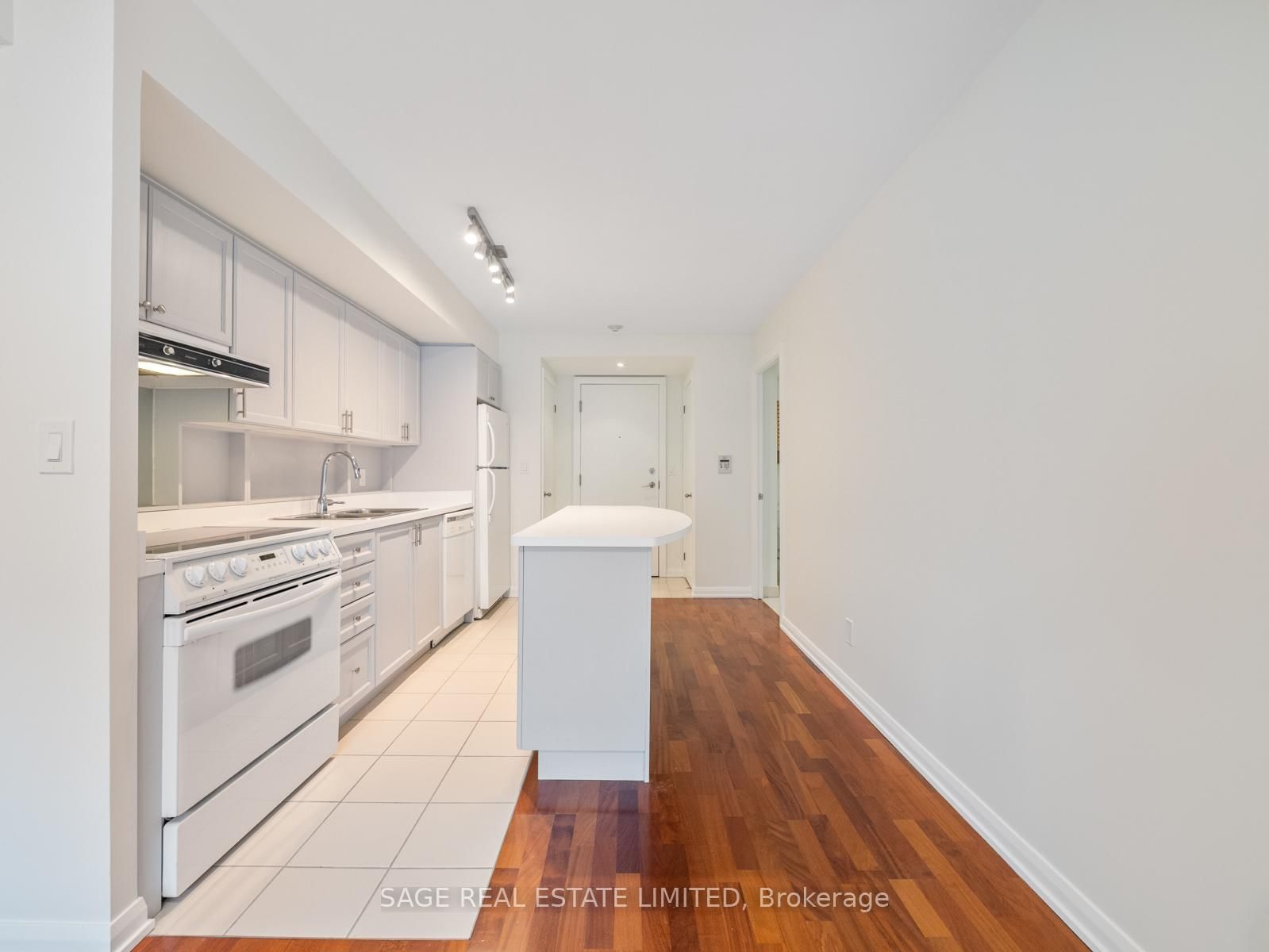18 Beverley Street, Unit 209 - Photo 22