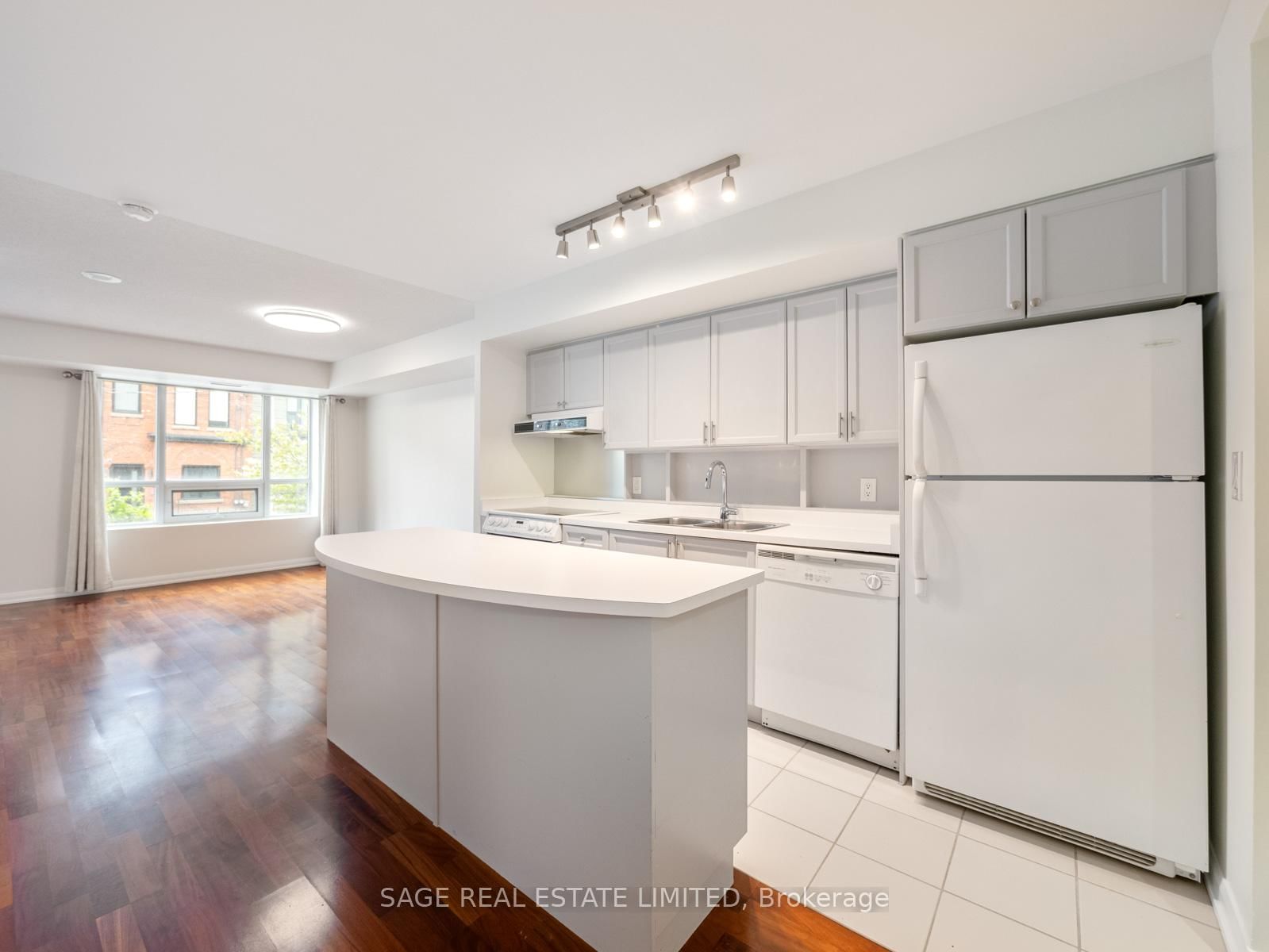 18 Beverley Street, Unit 209 - Photo 24