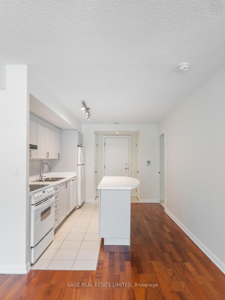 18 Beverley Street, Unit 209 - Photo 27