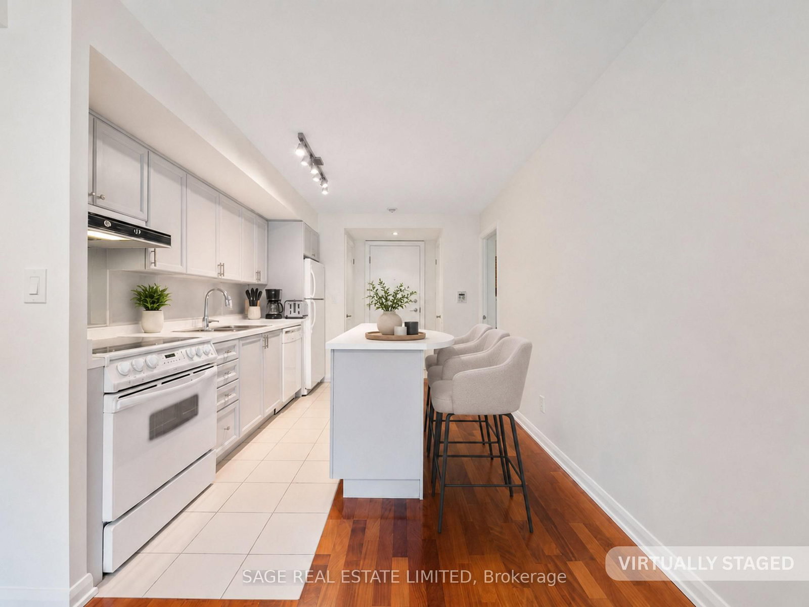 18 Beverley Street, Unit 209 - Photo 3