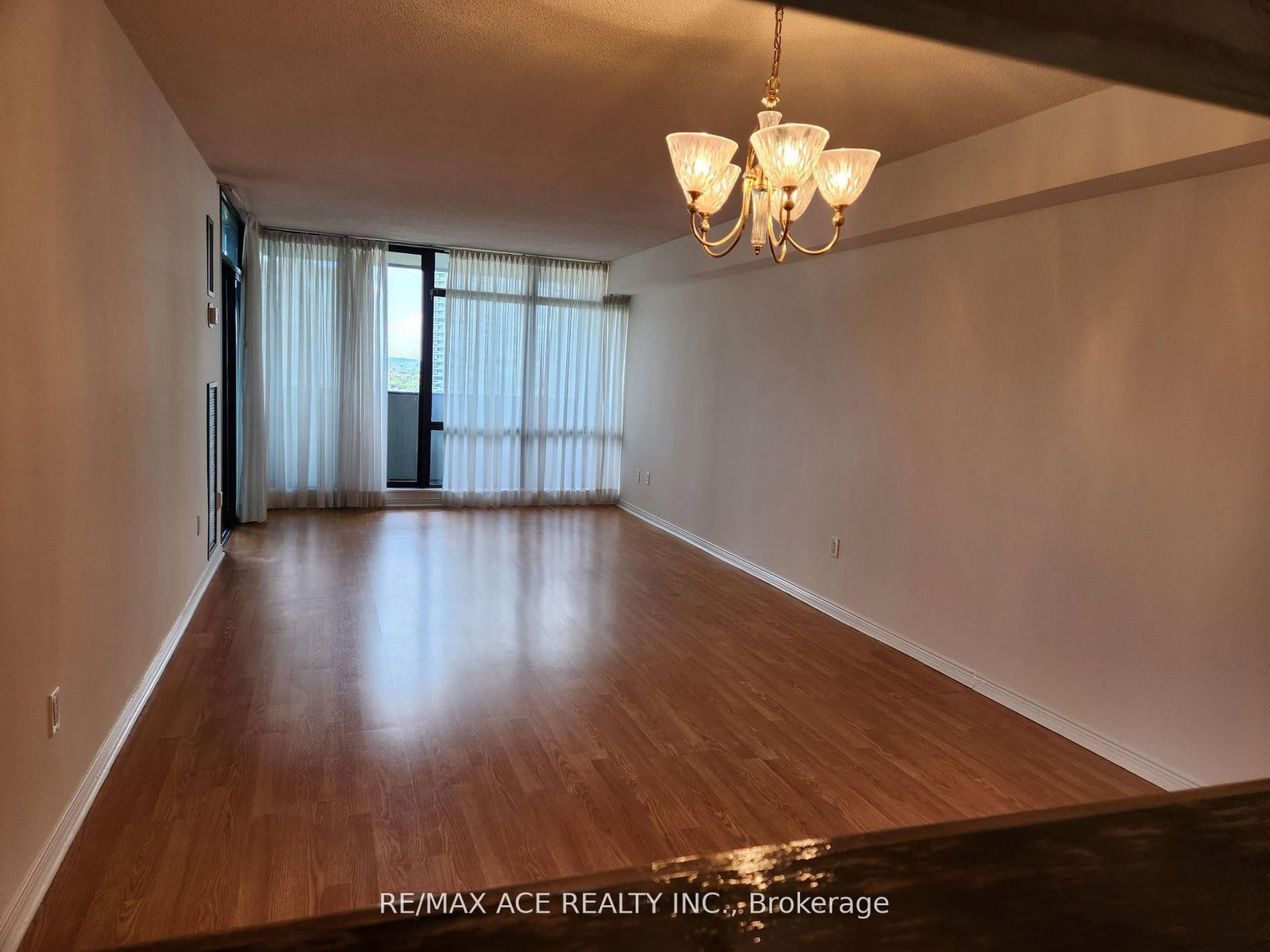 1555 Finch Avenue E, Unit 1609 - Photo 4