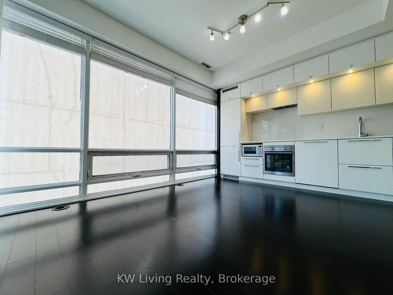 15 Grenville Street, Unit 1104 - Photo 4