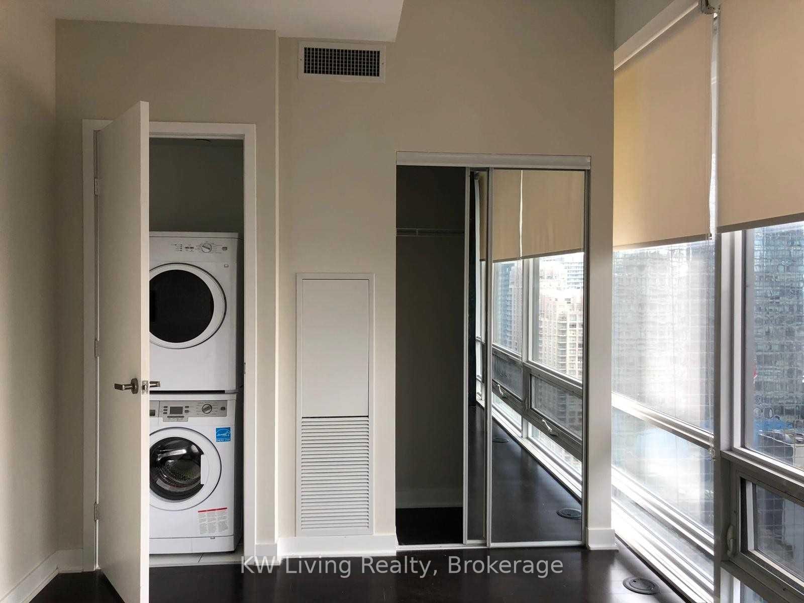 15 Grenville Street, Unit 1104 - Photo 9
