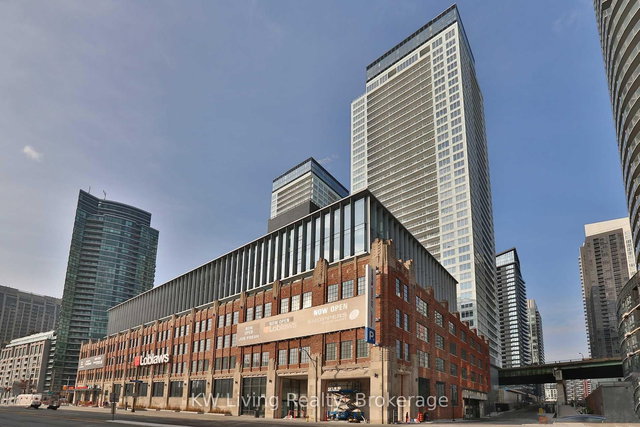 4210 - 19 Bathurst Street