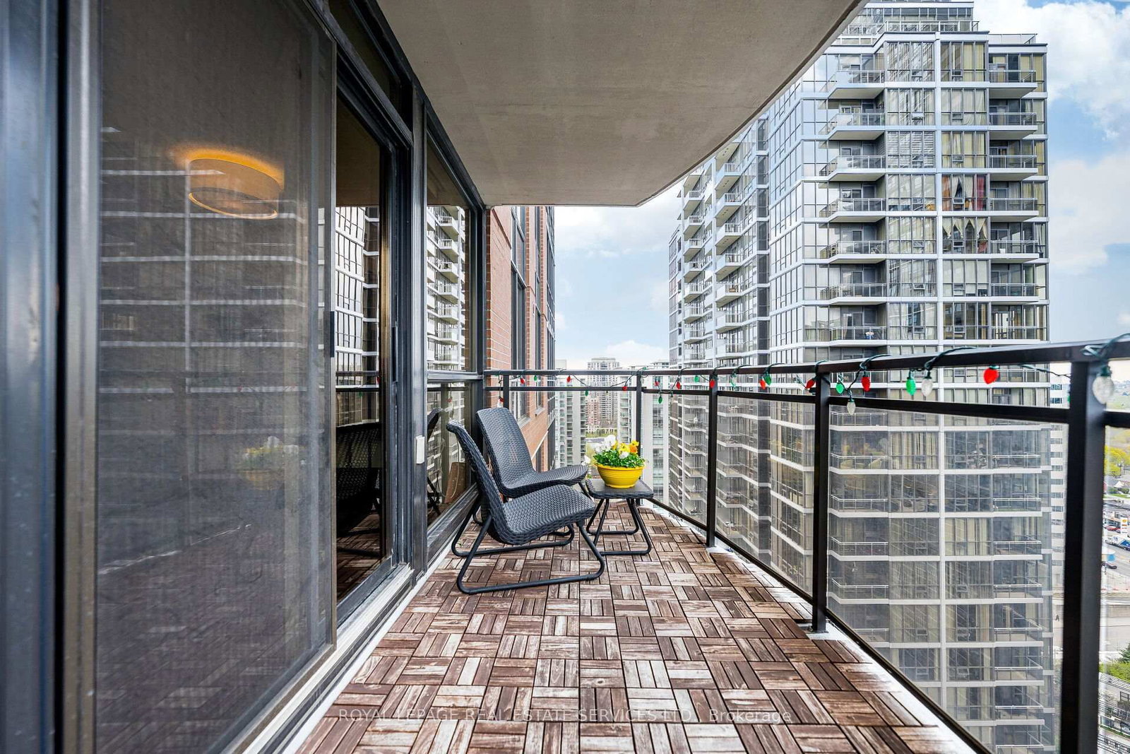 33 Sheppard Avenue E, Unit 2505 - Photo 21