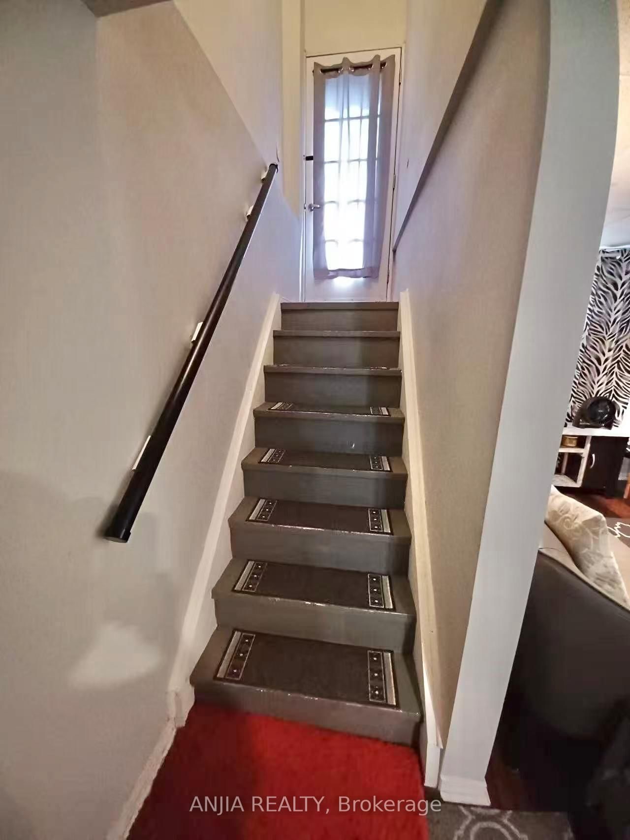Lower 256 Homewood Avenue - Photo 2
