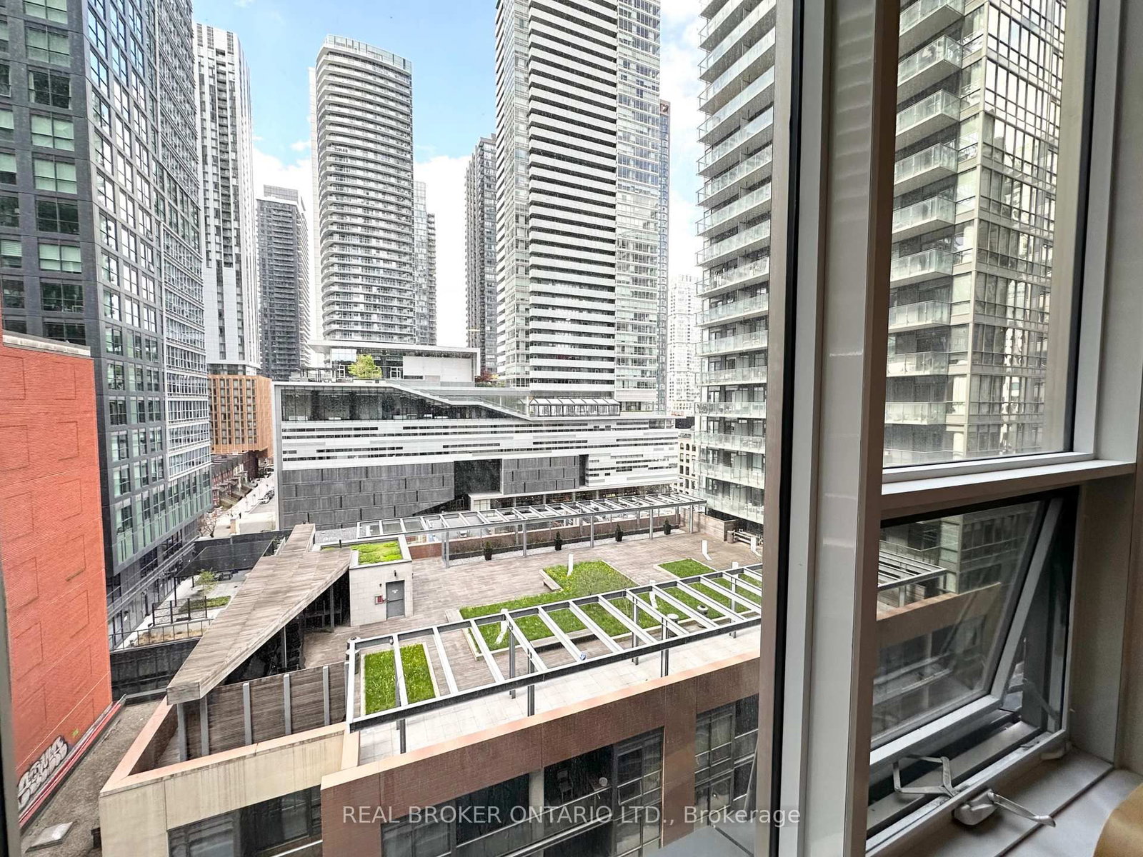 15 Mercer Street, Unit 818 - Photo 12