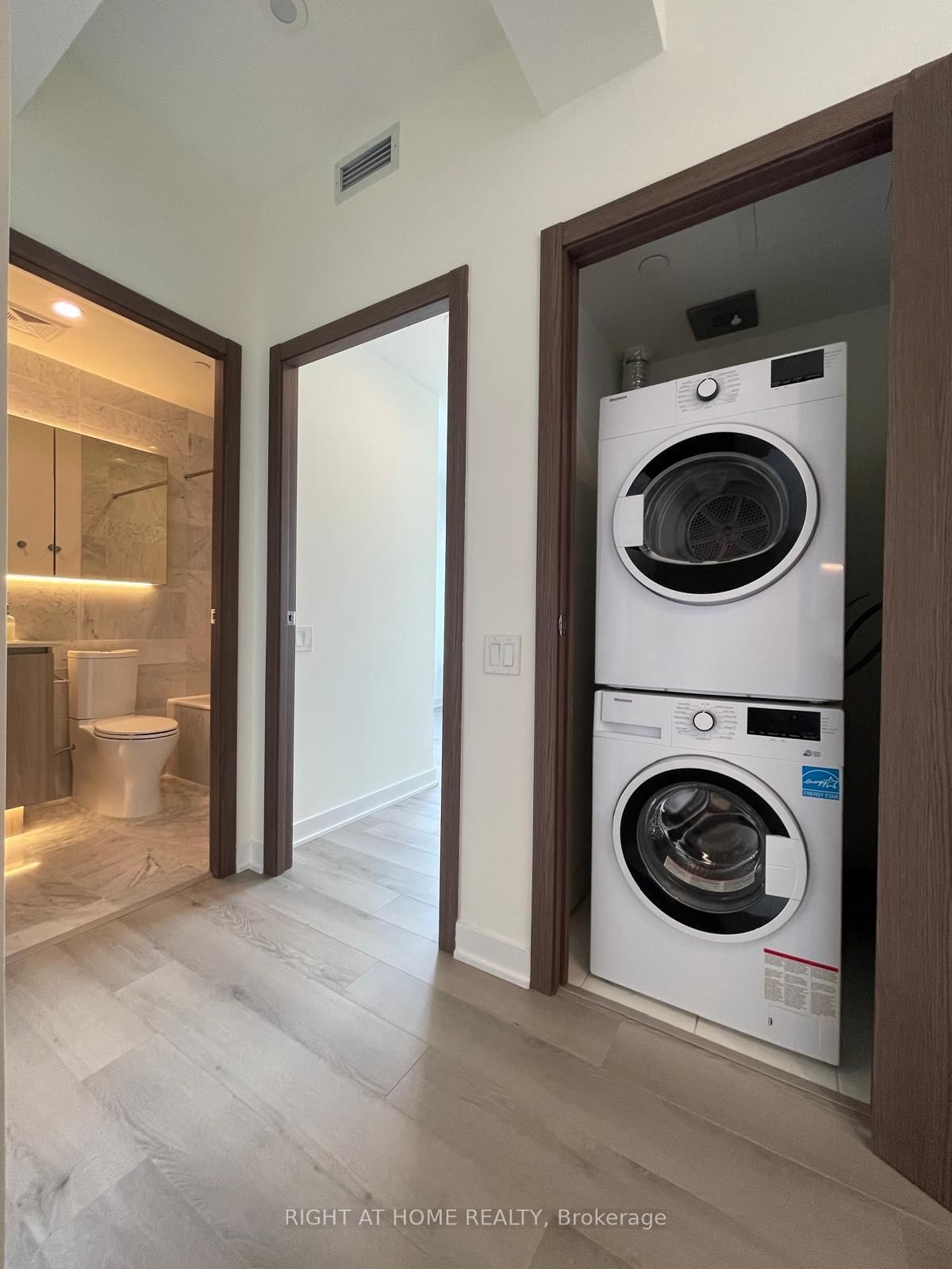 19 Bathurst Street, Unit 3205 - Photo 13