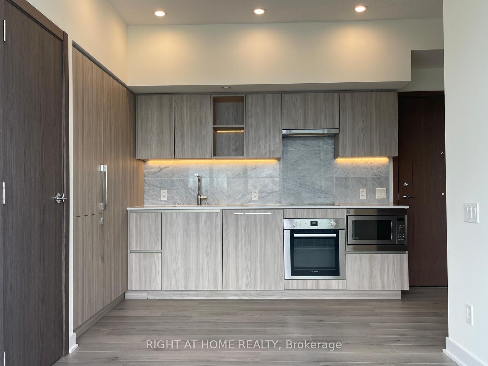 19 Bathurst Street, Unit 3205 - Photo 3