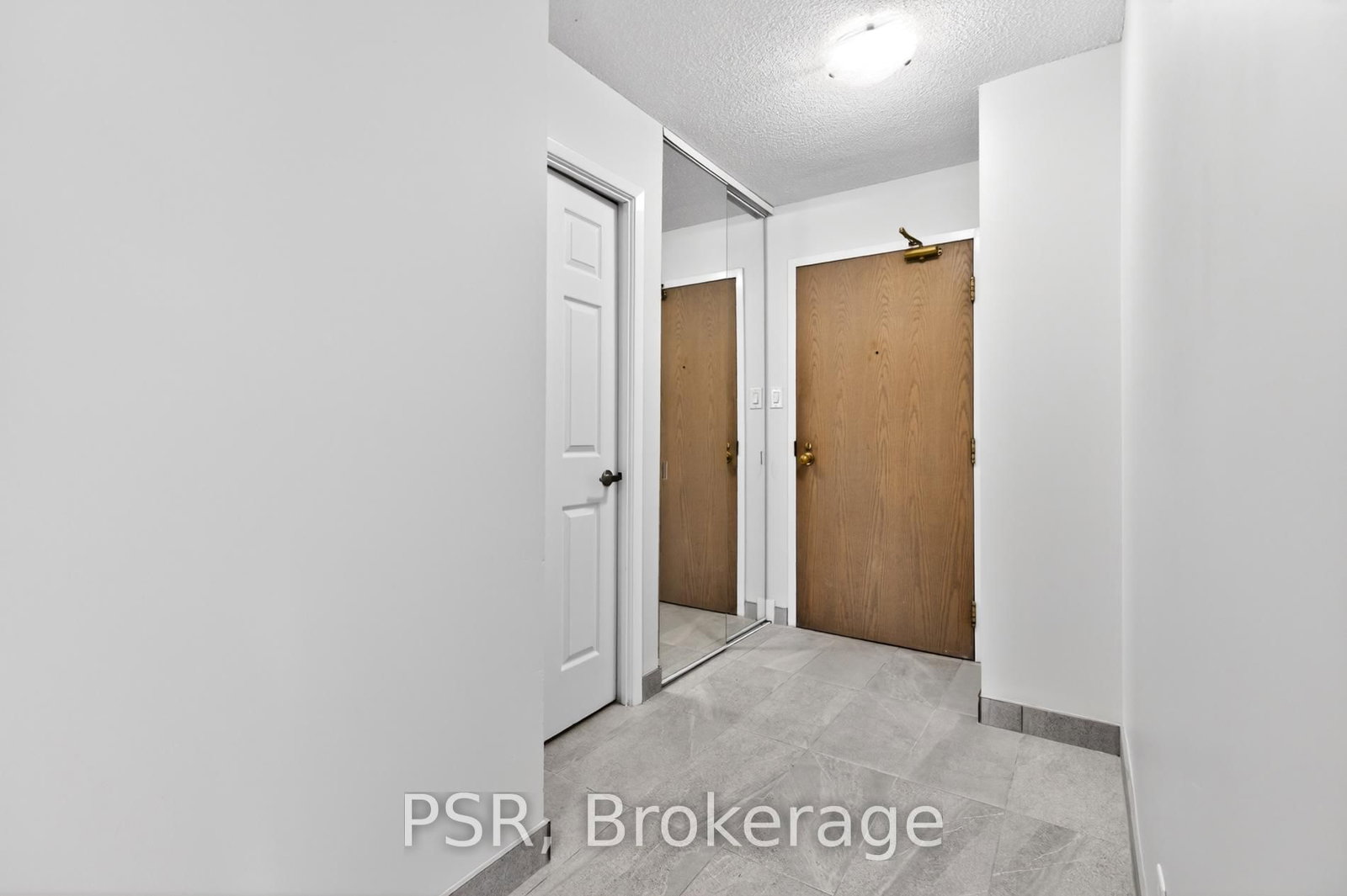 298 Jarvis Street, Unit 506 - Photo 32